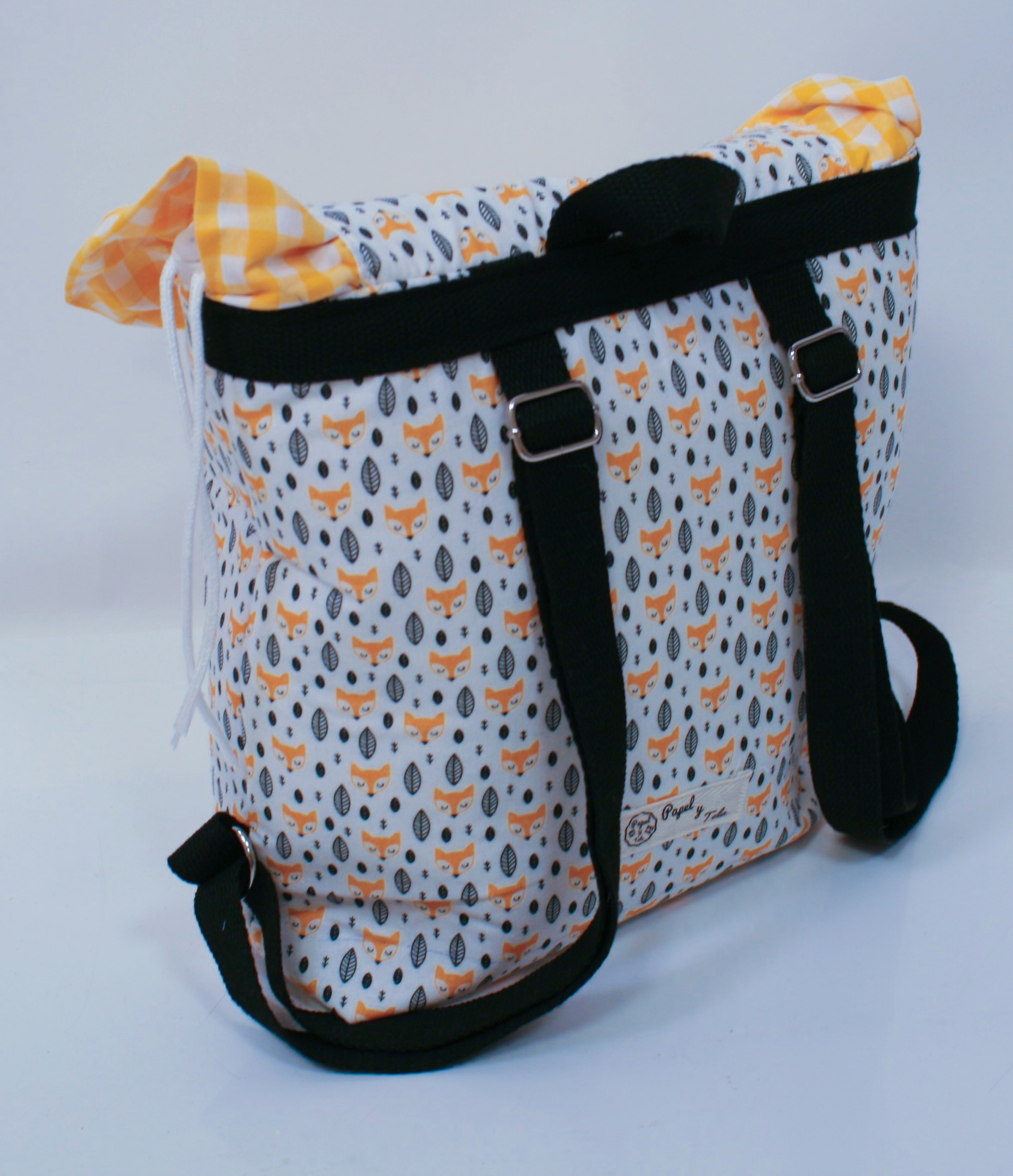 mochila zorro detras