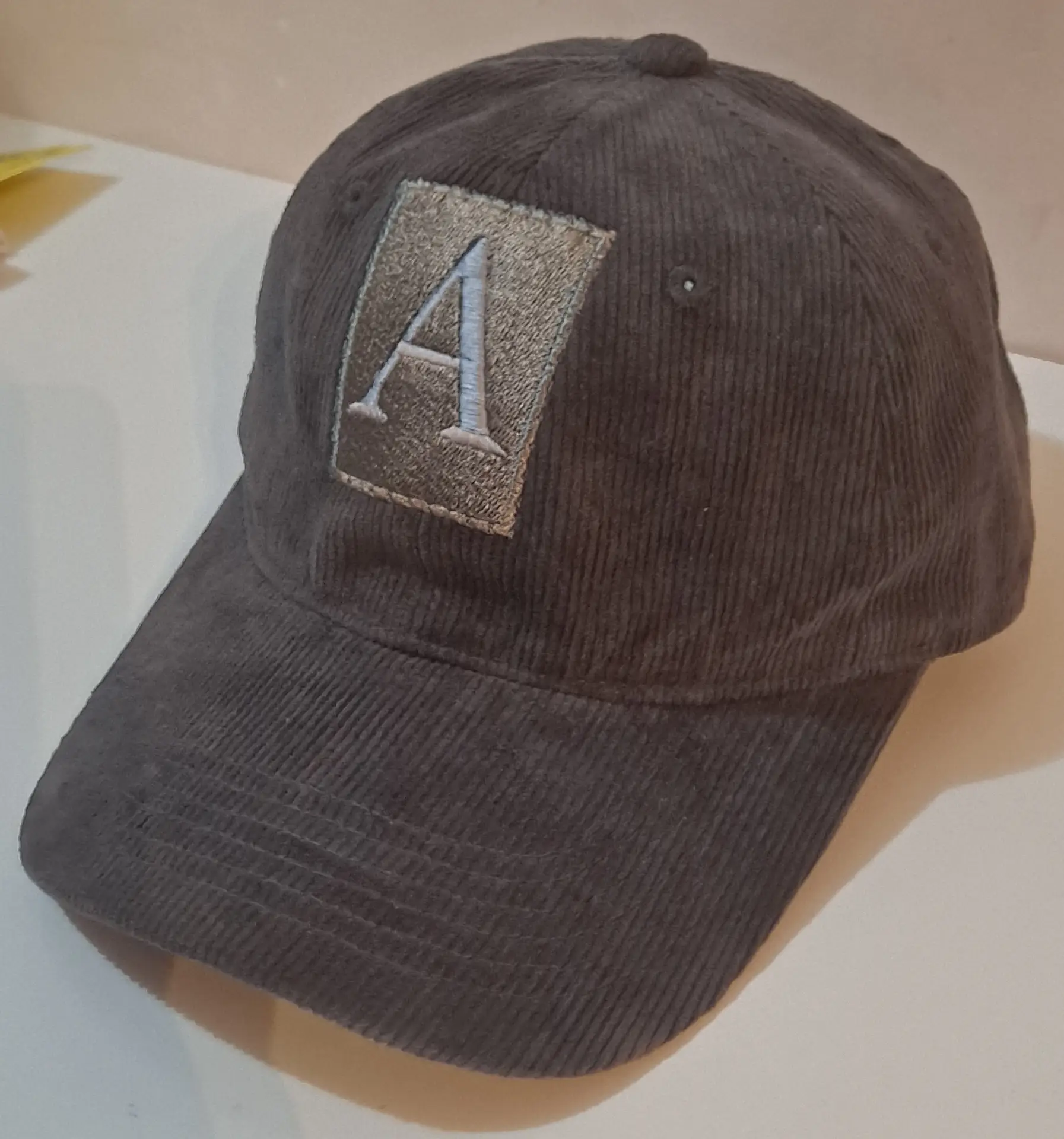 Gorra bordada personalizada - Imagen 2