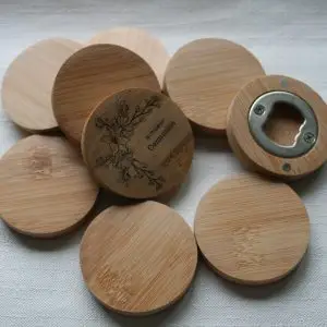 abrebotellas bambú personalizado