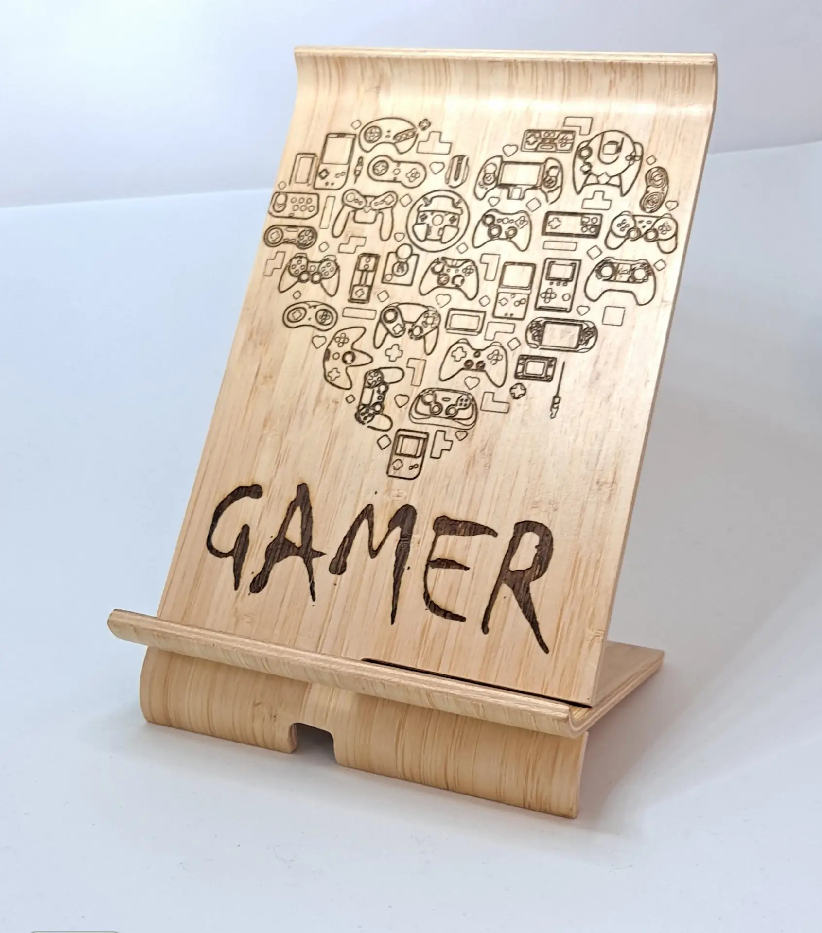 soporte personalizado bambú gamer